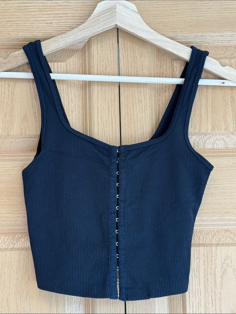 Abercrombie & Fitch Black Ribbed claps Cropped Tank Top soft AF collection XS